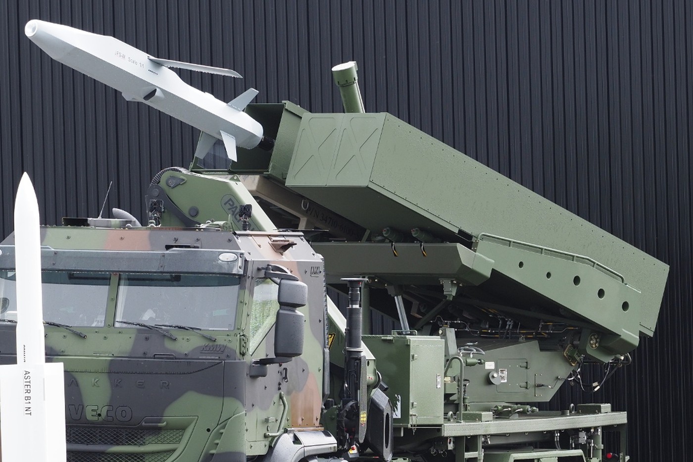 PULS MLRS: модульна реактивна система з різними контейнерами боєприпасів